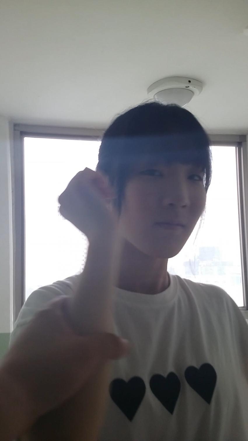 学生情侣楼道偷情